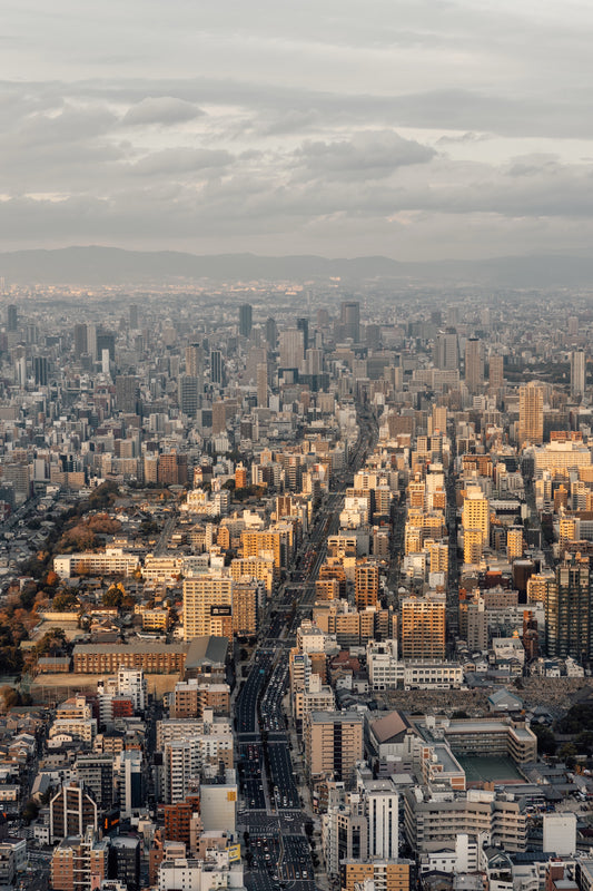 Geometry of a growing city