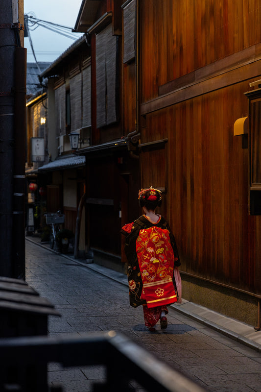Maiko at dusk
